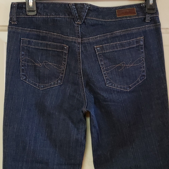 🎉HP🎉 Tommy Hilfiger bootcut jeans, size 4 - Picture 6 of 9
